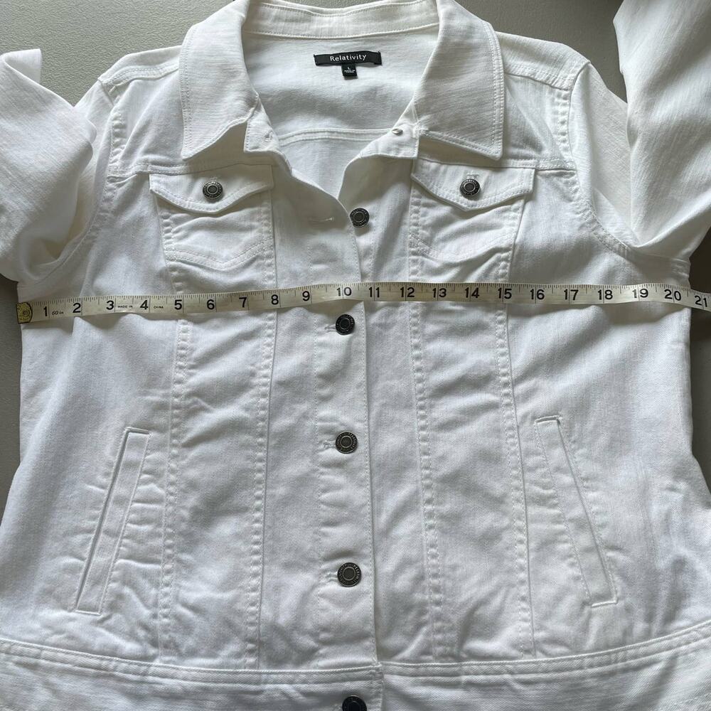 Relativity Denim Jean Jacket Button Down Long Sleeve Breast Pockets White L NWT - Picture 8 of 10